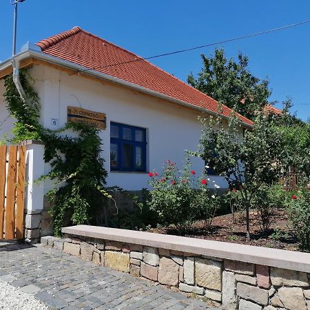 Csenduelo Vendeghaz Appartement Noszvaj Buitenkant foto